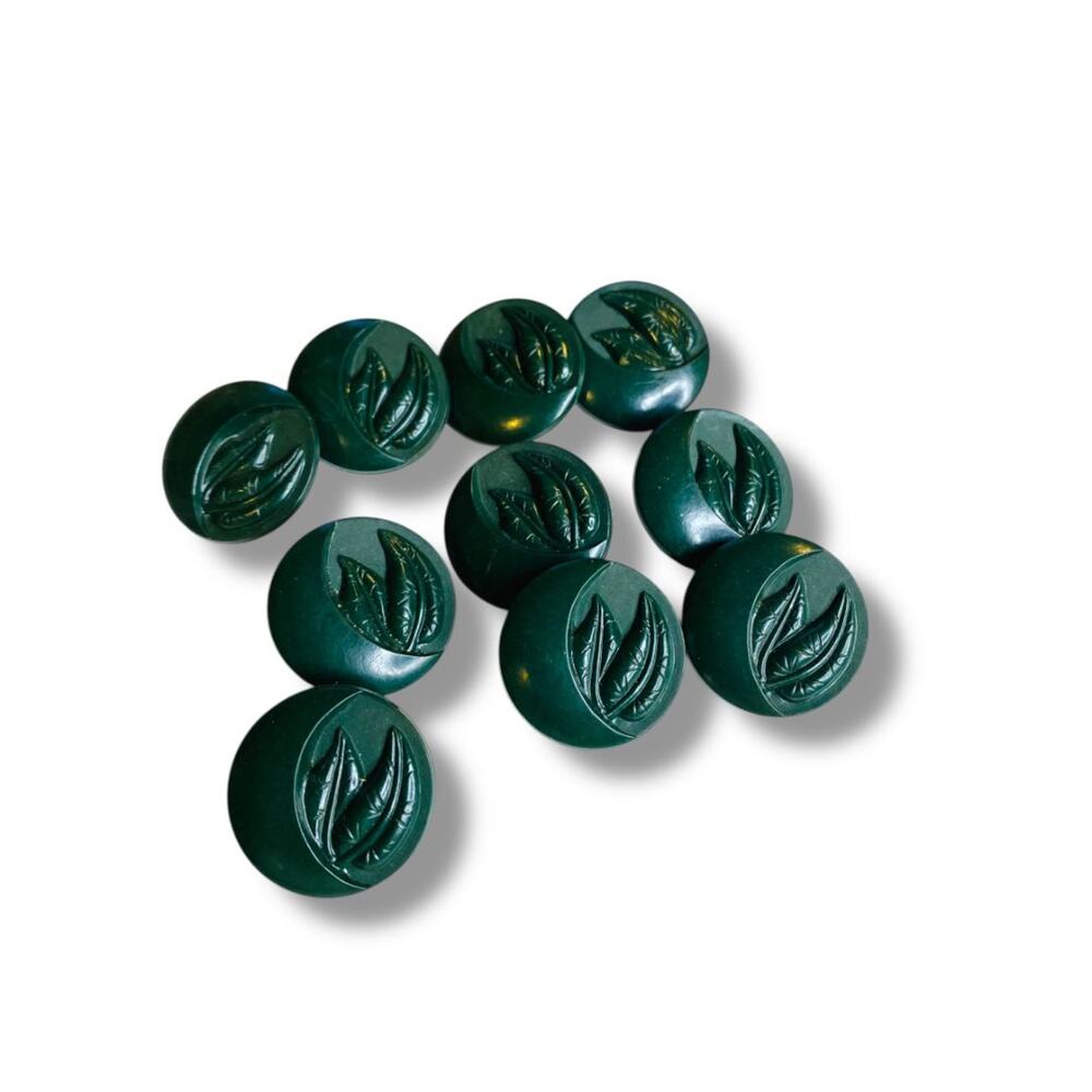 Lot of 10 Midcentury Buttons Assorted Dark Green Plastic Fern Leaf 1"